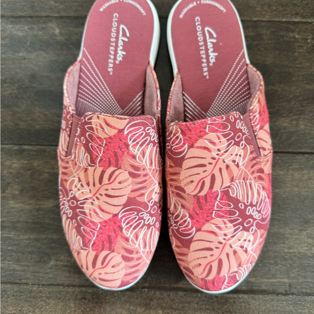 Clarks Womens CloudSteppers US 7.5 - Dusty Rose Interest